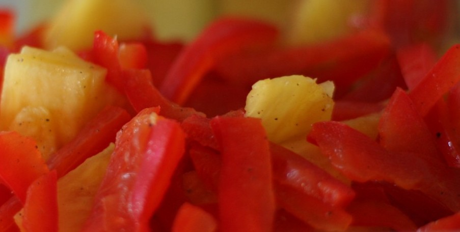 Insalata peperoni e ananas